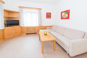 A television and/or entertainment centre at Apartment Welser