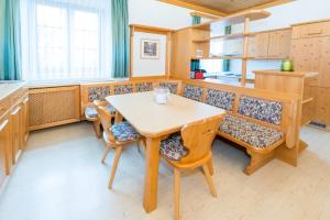 A kitchen or kitchenette at Apartment Welser
