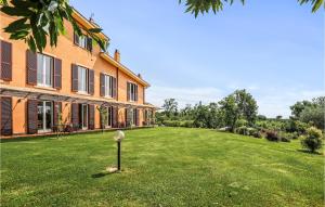 A garden outside Ciliegio