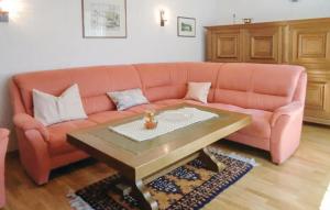 Χώρος καθιστικού στο Cozy Apartment In Gerolstein-Müllenborn