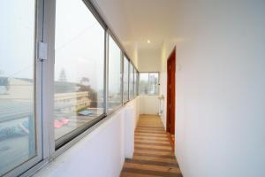 Svalir eða verönd á Chithralaya Guest House