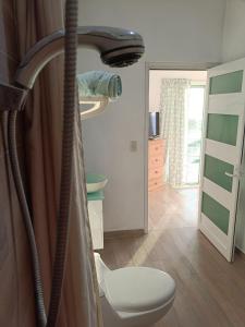 Koupelna v ubytování Hotel Luz de Mar ' right on the beach + 118 fotografií