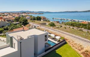 Landskap semula jadi dekat dengan rumah percutian