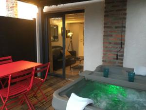 Posezení v ubytování Les spas de la Chartreuse