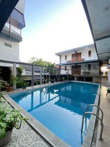Bazén v ubytování New Wijaya Hotel nebo v jeho okolí