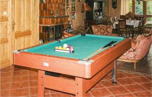 Biliardový stôl v ubytovaní Holiday Home Boreczno Duba