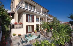 Μπαλκόνι ή βεράντα στο Cozy Apartment In Rabac With Kitchen