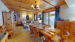 Gallery image of Chalet La Grande Ourse Meribel 135 m2 apartment near pistes in Méribel