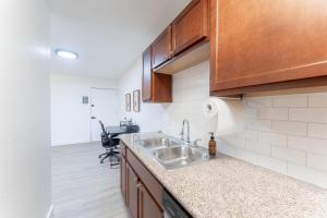 Fotografie z fotogalerie ubytování Spacious 1 Bedroom Apartment with pool & private patio! v destinaci Phoenix