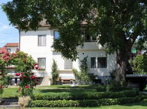 Foto dalla galleria di Ferienwohnung und Gästezimmer Korb a Krumpendorf am Wörthersee