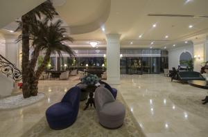 Lobbyn eller receptionsområdet på Vialand Palace Hotel