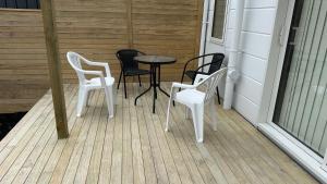 Balkón nebo terasa v ubytování Stylish New & Cosy 3-Bedroom Retreat in Auckland - Perfect for Your Next Getaway!