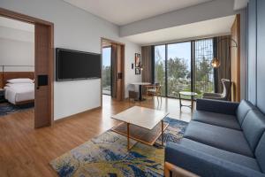 Four Points by Sheraton Bintan, Lagoi Bay的电视和/或娱乐中心
