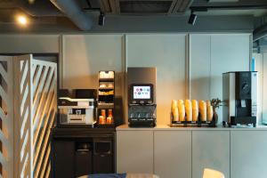 Kuchyň nebo kuchyňský kout v ubytování Hotel Resol Yokohama Sakuragicho