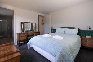 Gallery image of Comfort, quality, great location in Hamilton +6 photos