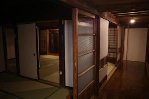 Fotografie z fotogalerie ubytování 1棟貸し古民家 大人数で泊まれる囲炉裏付き古民家 v destinaci Nakayama