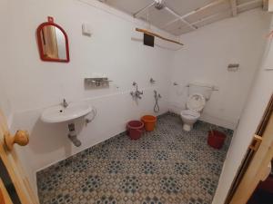 Vannituba majutusasutuses SHIV SAI HUTS +37 fotot