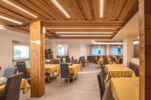 TV a/nebo společenská místnost v ubytování Hotel Niagara