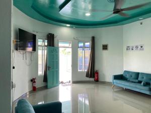 TV a/nebo společenská místnost v ubytování Island Concept Maldives