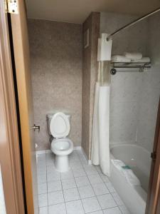 Koupelna v ubytování Shilo Inn Suites Salem