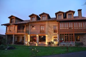 Gallery image of Hotel Casona De Tresali in Argüero