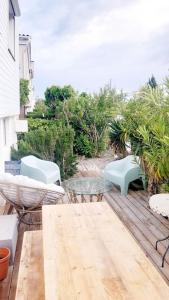 Κήπος έξω από το Chalet - Beach House