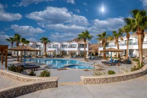 Bazén v ubytování Ecotel Dahab Bay View Resort nebo v jeho okolí