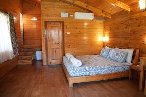 labdhi Resorts Masinagudi- Stag Groups not allowed客房内的一张或多张床位