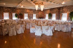 Banquet facilities at fogadókat