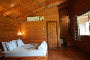 labdhi Resorts Masinagudi- Stag Groups not allowed客房内的一张或多张床位