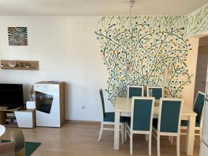 TV a/nebo společenská místnost v ubytování Ana’s 2 bedrooms lovely flat