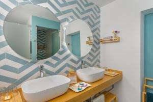 Phòng tắm tại Premium Oldtown Beach House "La Pita" with Terrace +44 ảnh