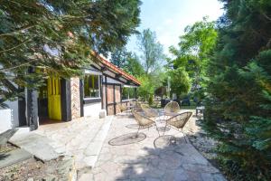 Zahrada ubytování Logis - Hotel Restaurant La Mire