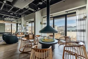 Zona de estar de DT Studio Gym Pool Table 8th Floor Parking