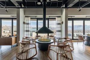 Zona de estar de DT Studio Gym Pool Table 8th Floor Parking
