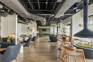 Zona de estar de DT Studio Gym Pool Table 8th Floor Parking