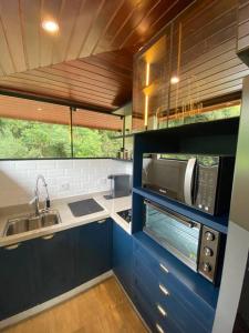 Nhà bếp/bếp nhỏ tại Loft Vidro Lake Rota do Vinho São Roque