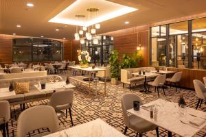 Restaurace v ubytování Epona Hôtel Sens