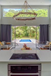 Bazén v ubytování Lilan Nature, Modern House N°2, private swimming pool nebo v jeho okolí