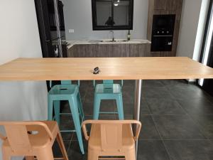 Kuchyň nebo kuchyňský kout v ubytování VILLA DES PATISSONS