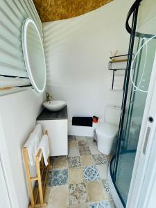 Ένα μπάνιο στο Casa Pedriña
