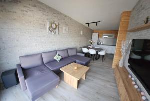 Ruang duduk di v-point apartmán