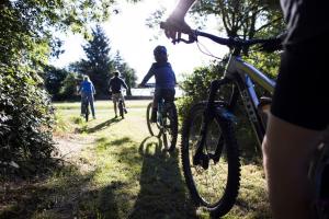 MartrinにあるLa maison Charlélieの自転車道乗り集団