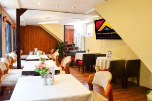 Ruang duduk di Hotel Royal Qosqo