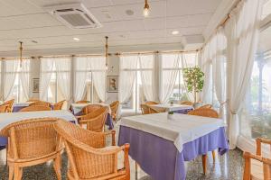 Un restaurante o sitio para comer en Hotel Altaia