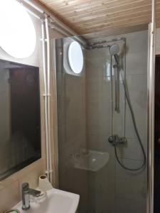 Koupelna v ubytování Paide Homestay