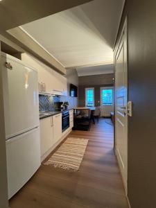 Kuchyň nebo kuchyňský kout v ubytování Cozy Apartment - Great View!