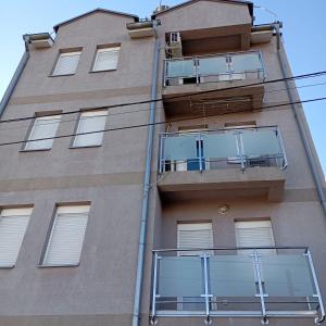 Budova, kde se apartmán nachází