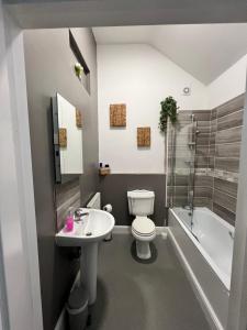 Koupelna v ubytování Glendower Guest Apartments + 60 fotografií