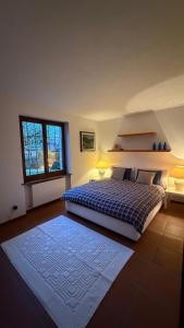 2 bedroom apt near Como lake 객실 침대